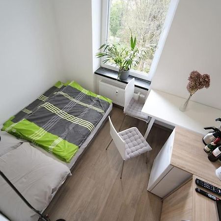 Preiswertes Modernes Gaestezimmer In Aue Bad-Schlema ภายนอก รูปภาพ